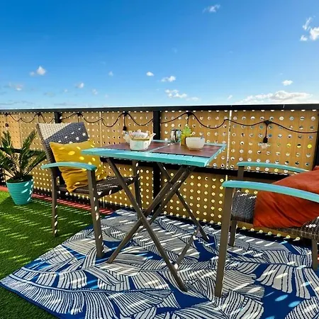 Apartment Chic With Panoramic View *