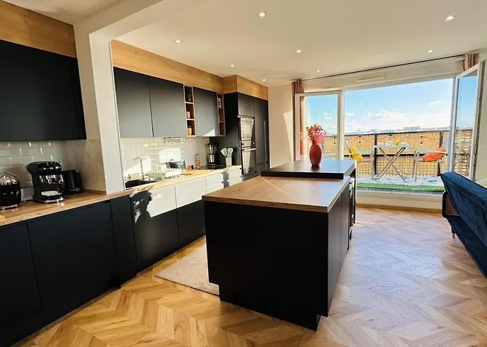 Chic With Panoramic View Apartment Caen