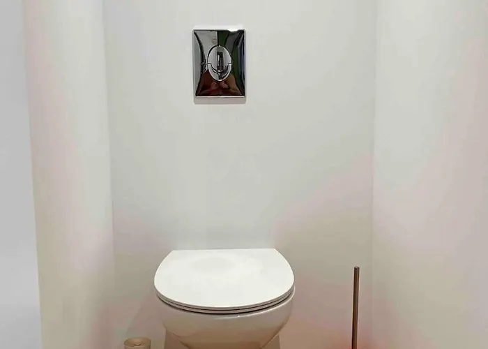 Apartment Chic With Panoramic View