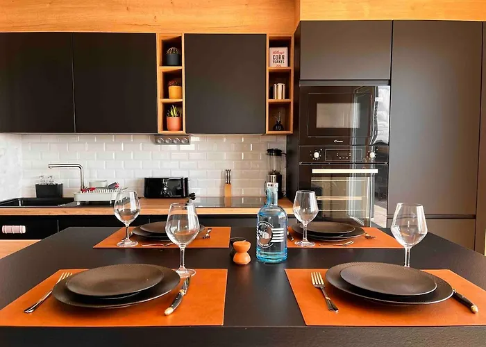 Apartment Chic With Panoramic View